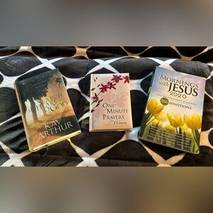 3 Christian devotional books focused on daily prayer and encouragement.